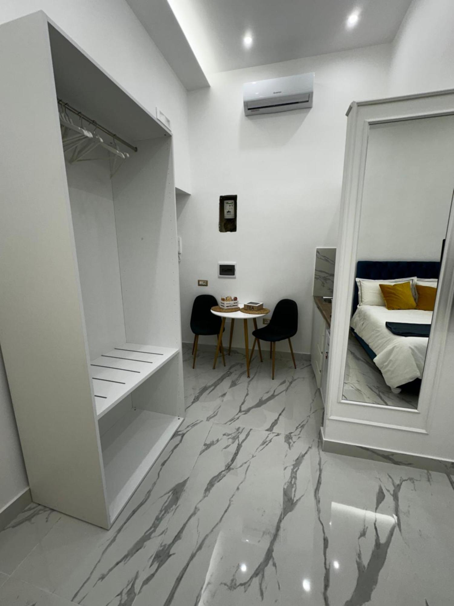 Nanninella Guest House เนเปิลส์ ภายนอก รูปภาพ