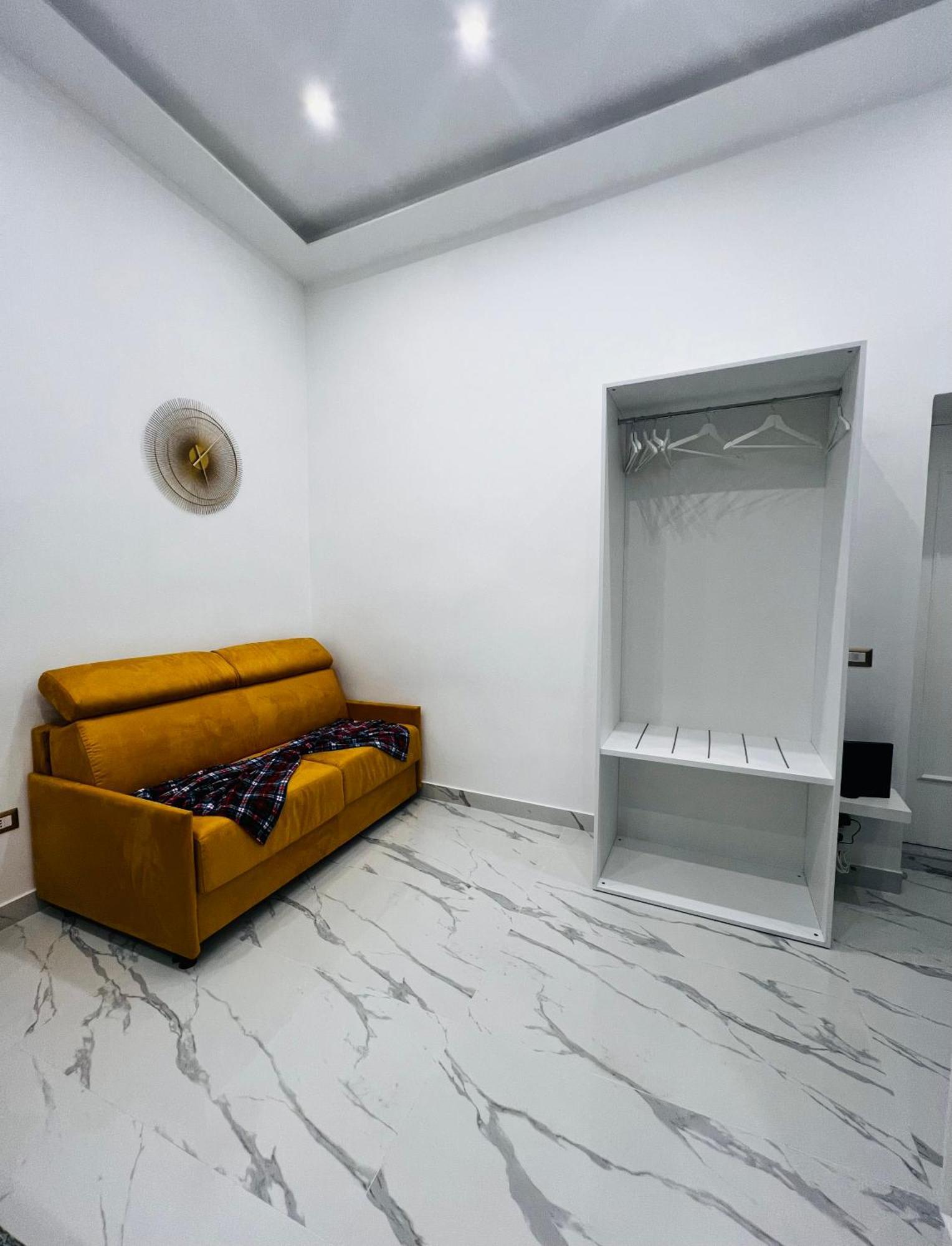 Nanninella Guest House เนเปิลส์ ภายนอก รูปภาพ