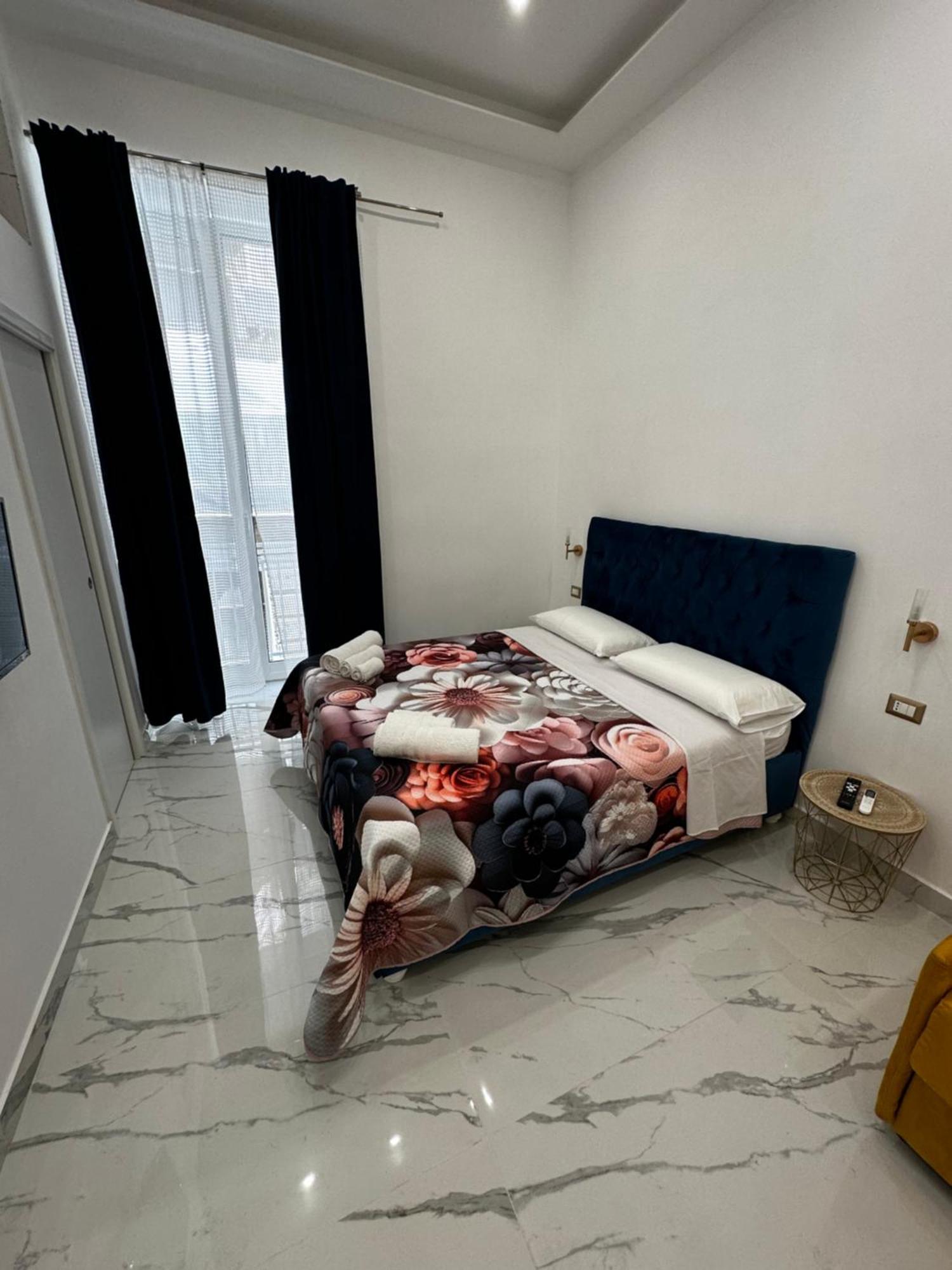 Nanninella Guest House เนเปิลส์ ภายนอก รูปภาพ