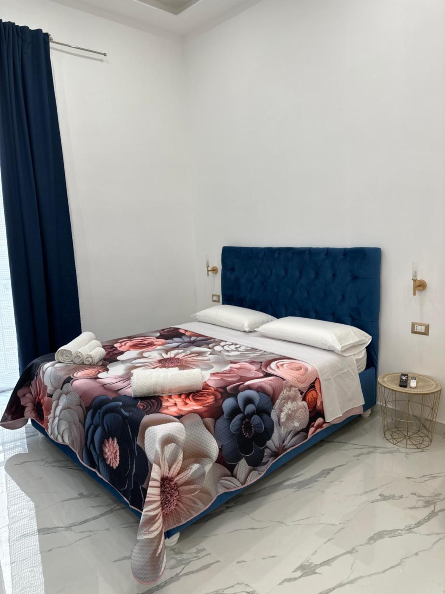 Nanninella Guest House เนเปิลส์ ภายนอก รูปภาพ